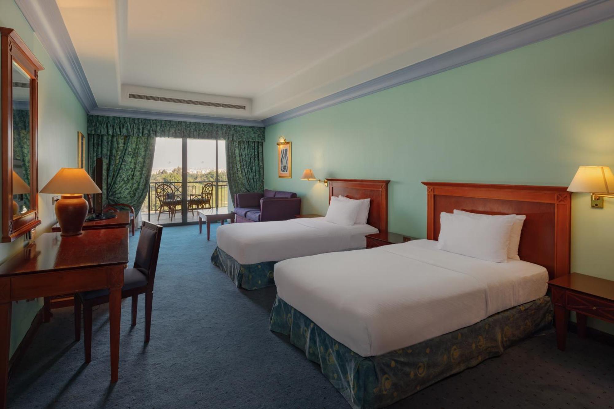 Resort Hilton Pyramids Golf 6th of October City
